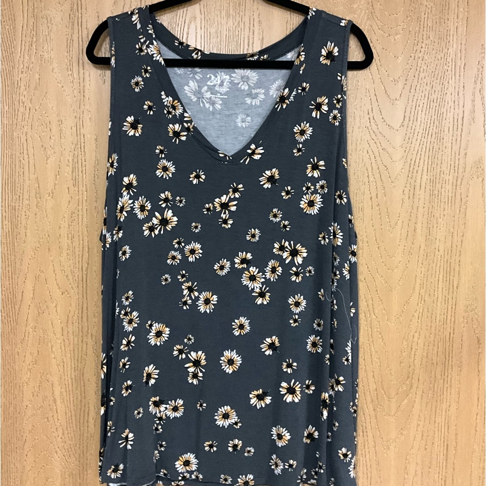 Women’s sleeveless top